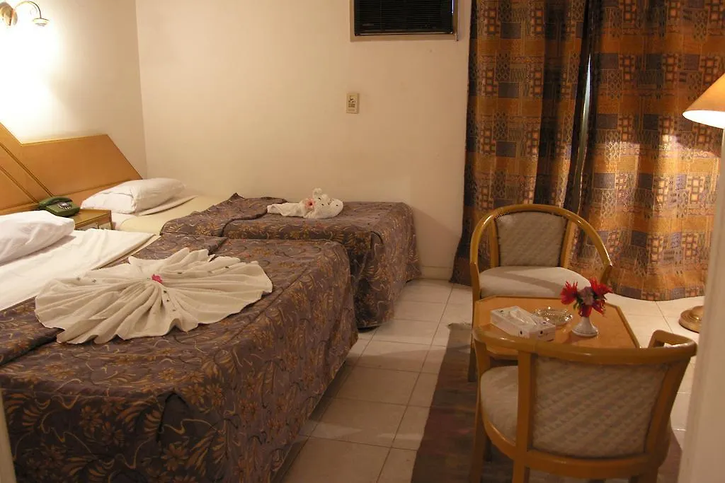 ***  Karnak Hotel Luxor Egipto