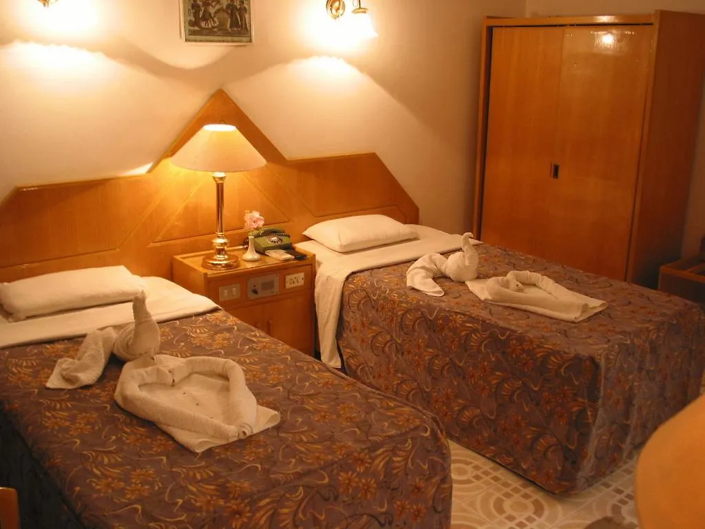Karnak Hotel Luxor